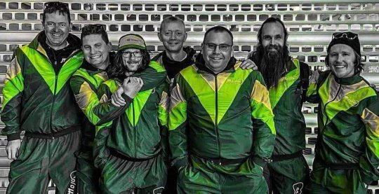 Mojoo tilbake på Brua Kro