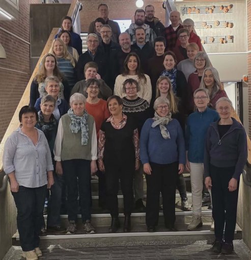 Byfolk og Innstranden sangforening på Brua Kro